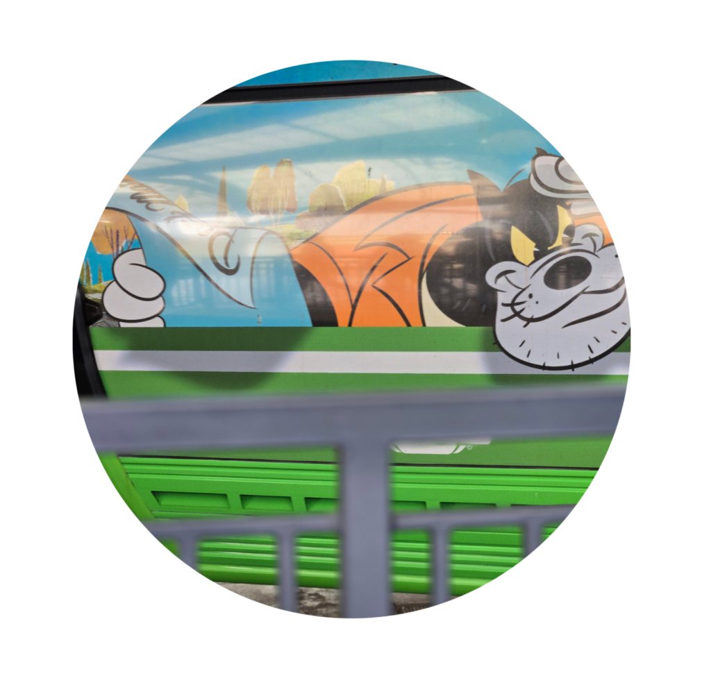 Disney-characters-on-skyliner-gondolas